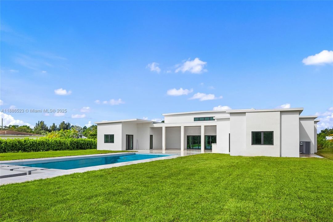 待售: $7,500,000 (6 贝兹, 7 浴室, 0 平方英尺)