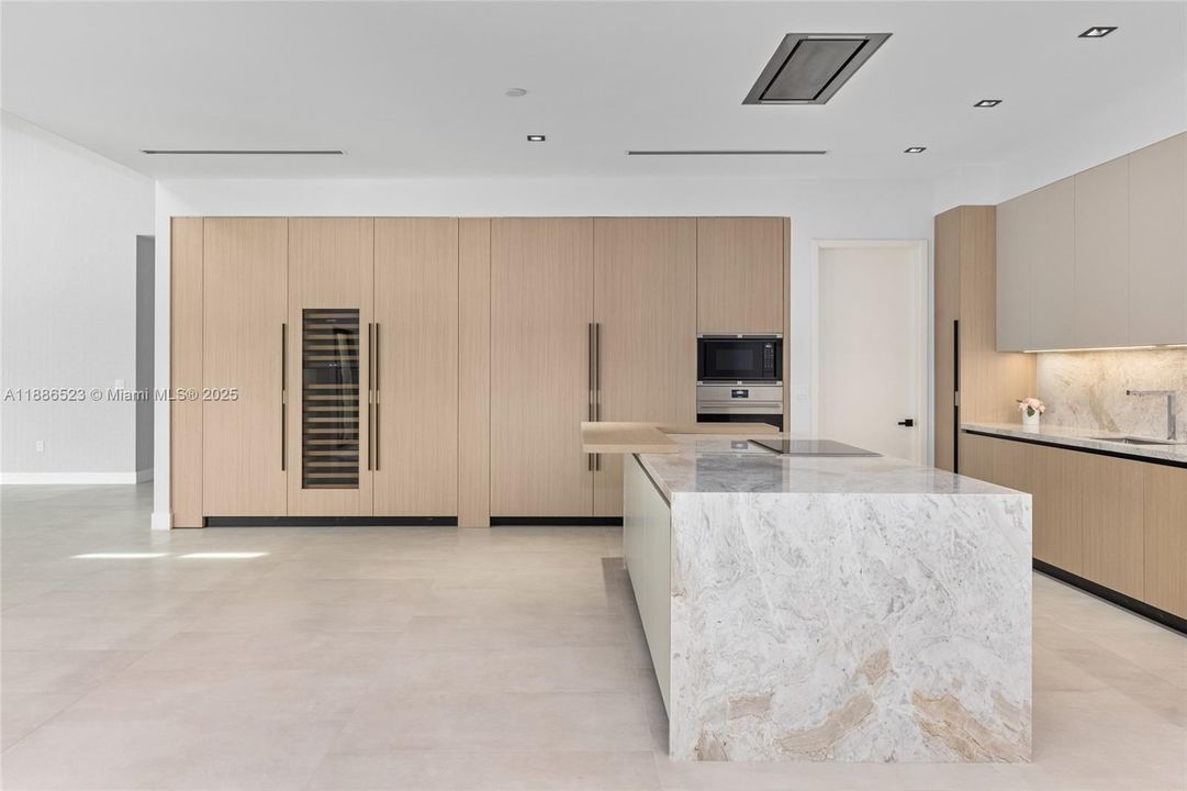 待售: $7,500,000 (6 贝兹, 7 浴室, 0 平方英尺)