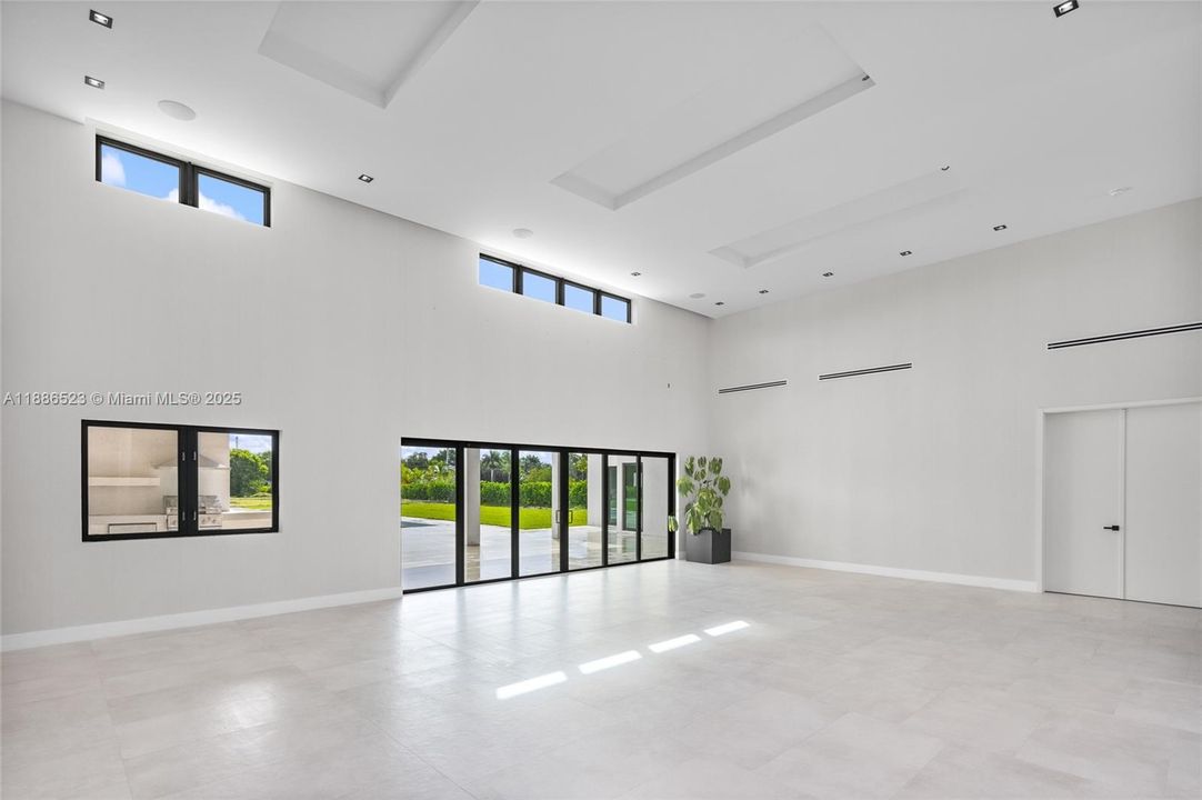 待售: $7,500,000 (6 贝兹, 7 浴室, 0 平方英尺)