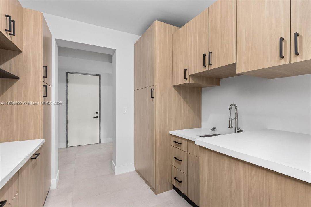 待售: $7,500,000 (6 贝兹, 7 浴室, 0 平方英尺)