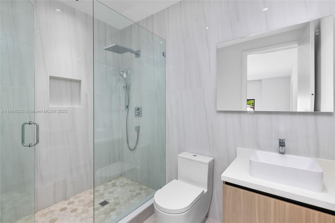 待售: $7,500,000 (6 贝兹, 7 浴室, 0 平方英尺)