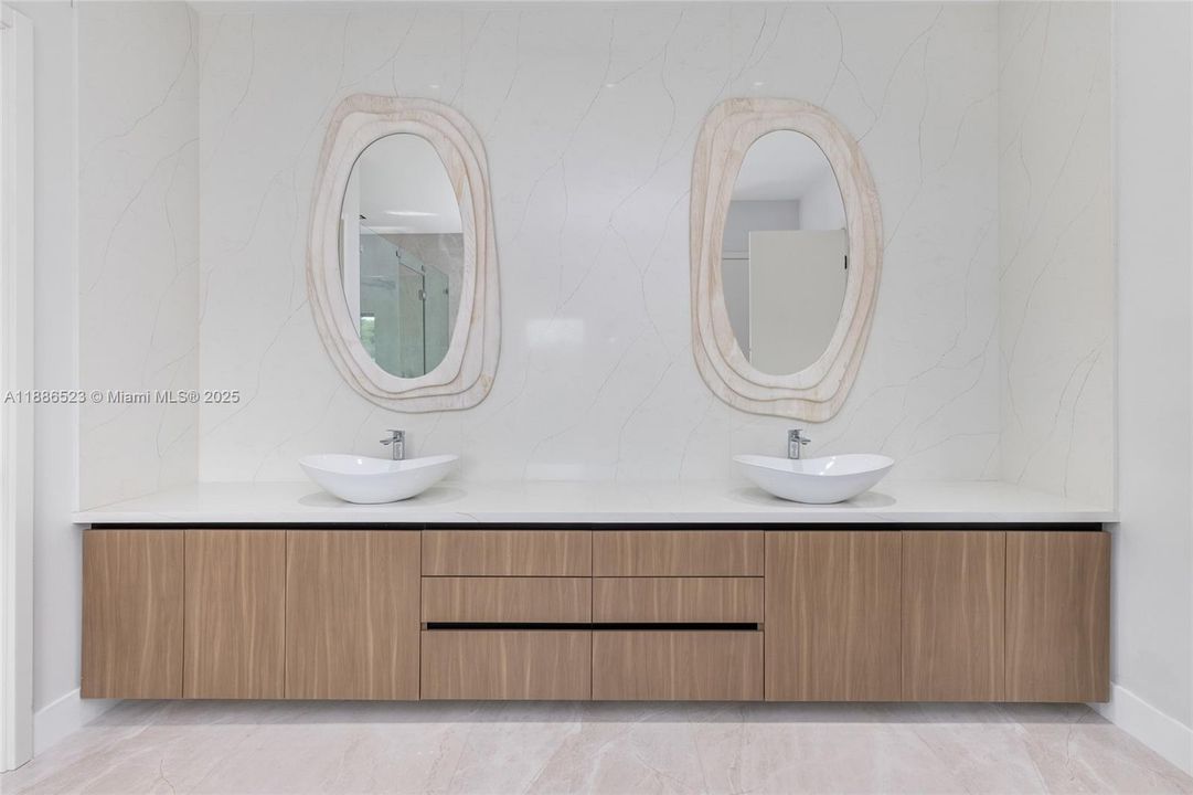 待售: $7,500,000 (6 贝兹, 7 浴室, 0 平方英尺)