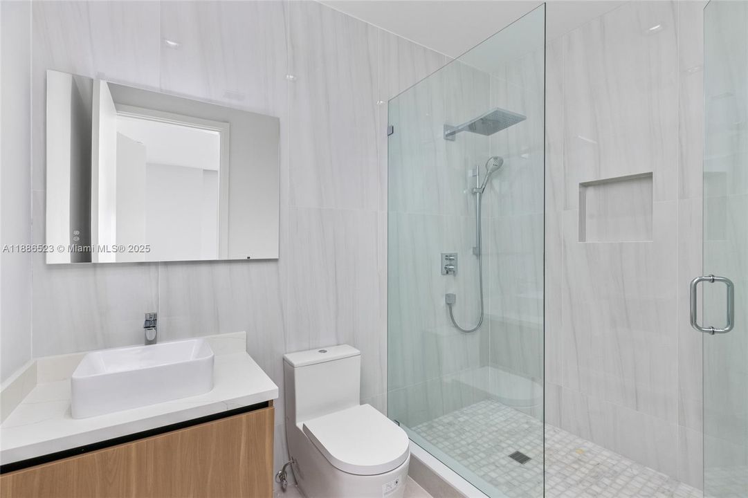 待售: $7,500,000 (6 贝兹, 7 浴室, 0 平方英尺)