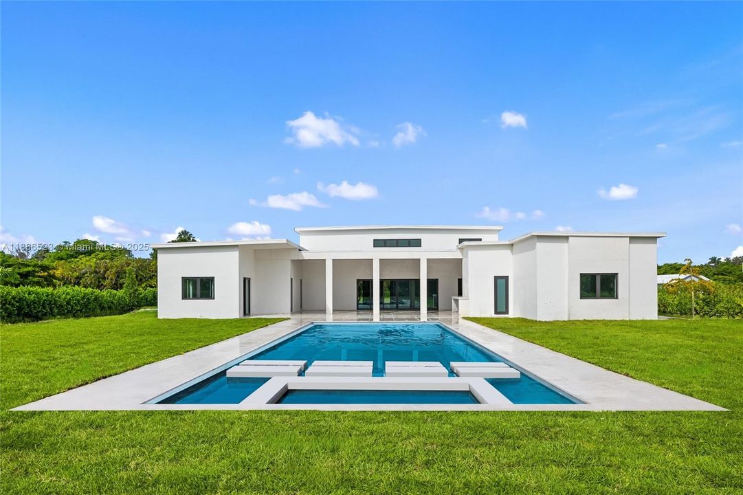 待售: $7,500,000 (6 贝兹, 7 浴室, 0 平方英尺)