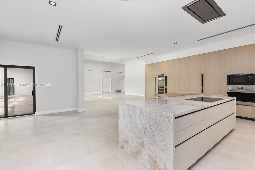 待售: $7,500,000 (6 贝兹, 7 浴室, 0 平方英尺)