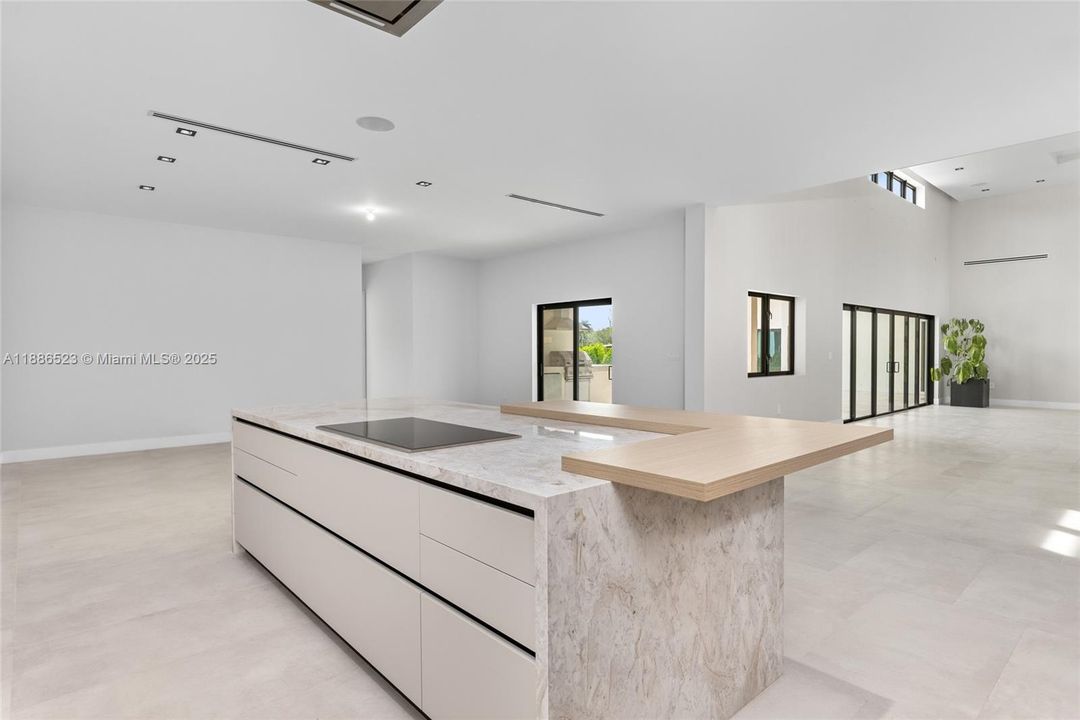 待售: $7,500,000 (6 贝兹, 7 浴室, 0 平方英尺)