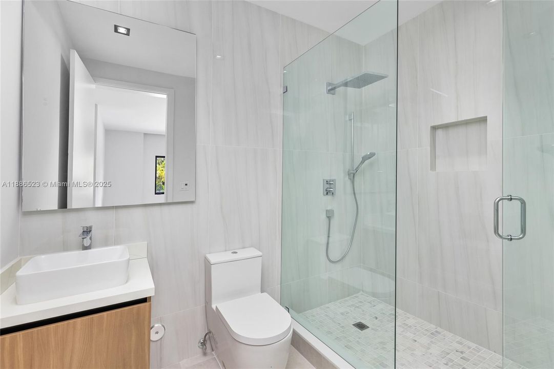 待售: $7,500,000 (6 贝兹, 7 浴室, 0 平方英尺)