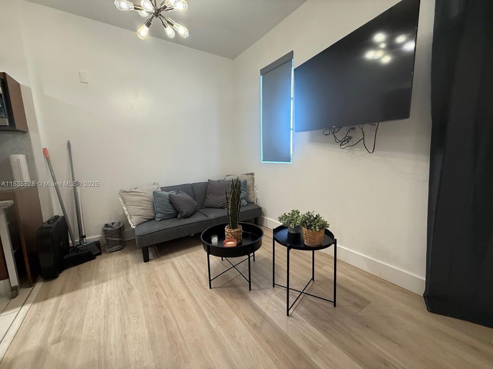 En Venta: $295,000 (1 camas, 1 baños, 291 Pies cuadrados)