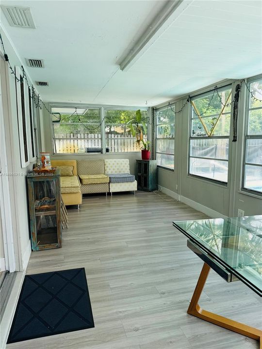 Activo con contrato: $3,500 (3 camas, 2 baños, 1520 Pies cuadrados)