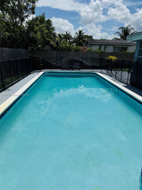 Activo con contrato: $3,500 (3 camas, 2 baños, 1520 Pies cuadrados)