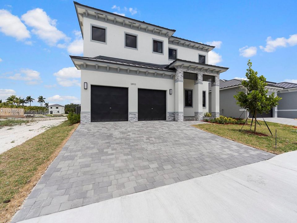 待售: $794,900 (5 贝兹, 4 浴室, 3215 平方英尺)