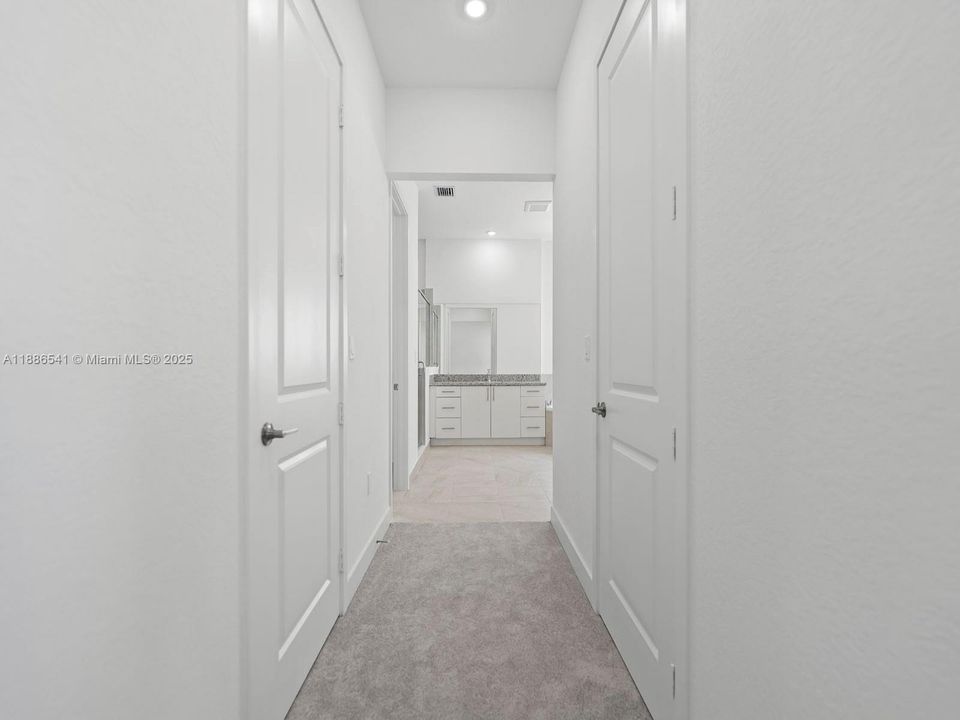 待售: $794,900 (5 贝兹, 4 浴室, 3215 平方英尺)