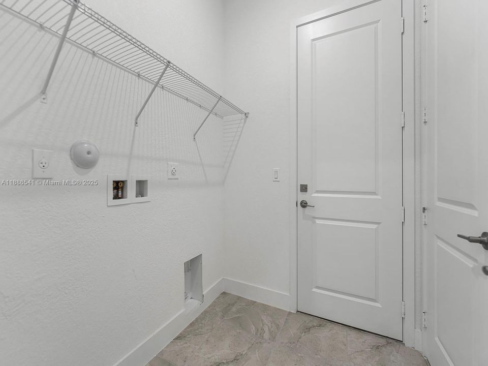 待售: $794,900 (5 贝兹, 4 浴室, 3215 平方英尺)