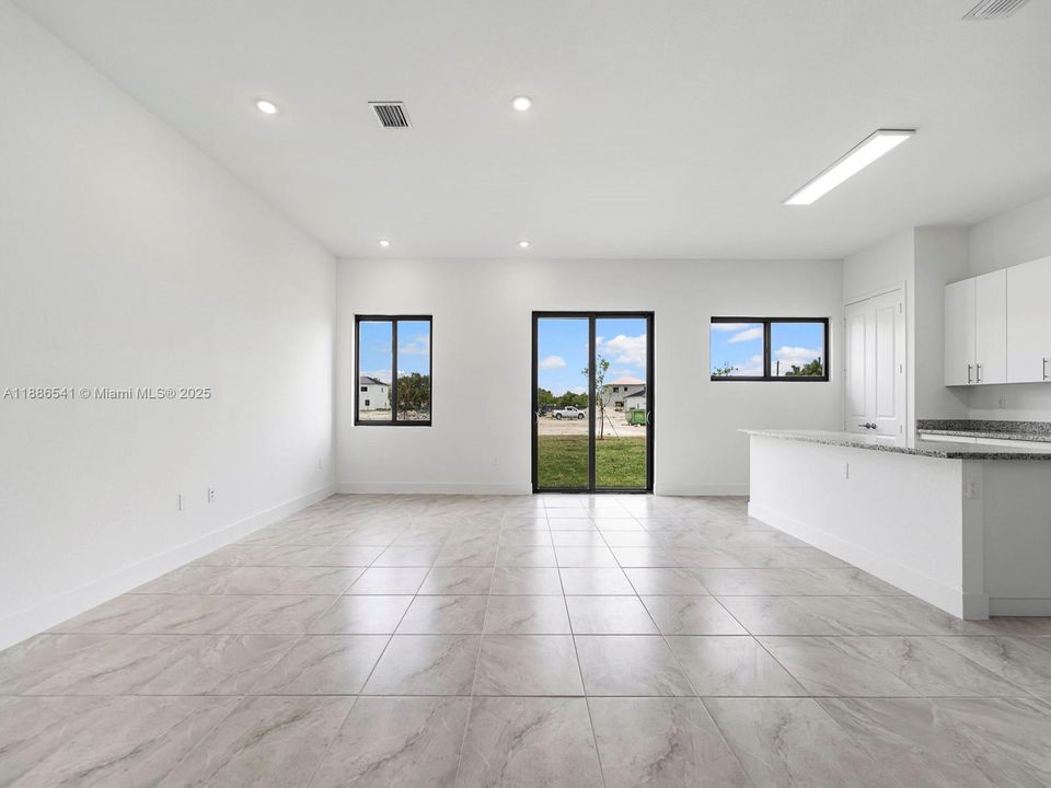 待售: $794,900 (5 贝兹, 4 浴室, 3215 平方英尺)