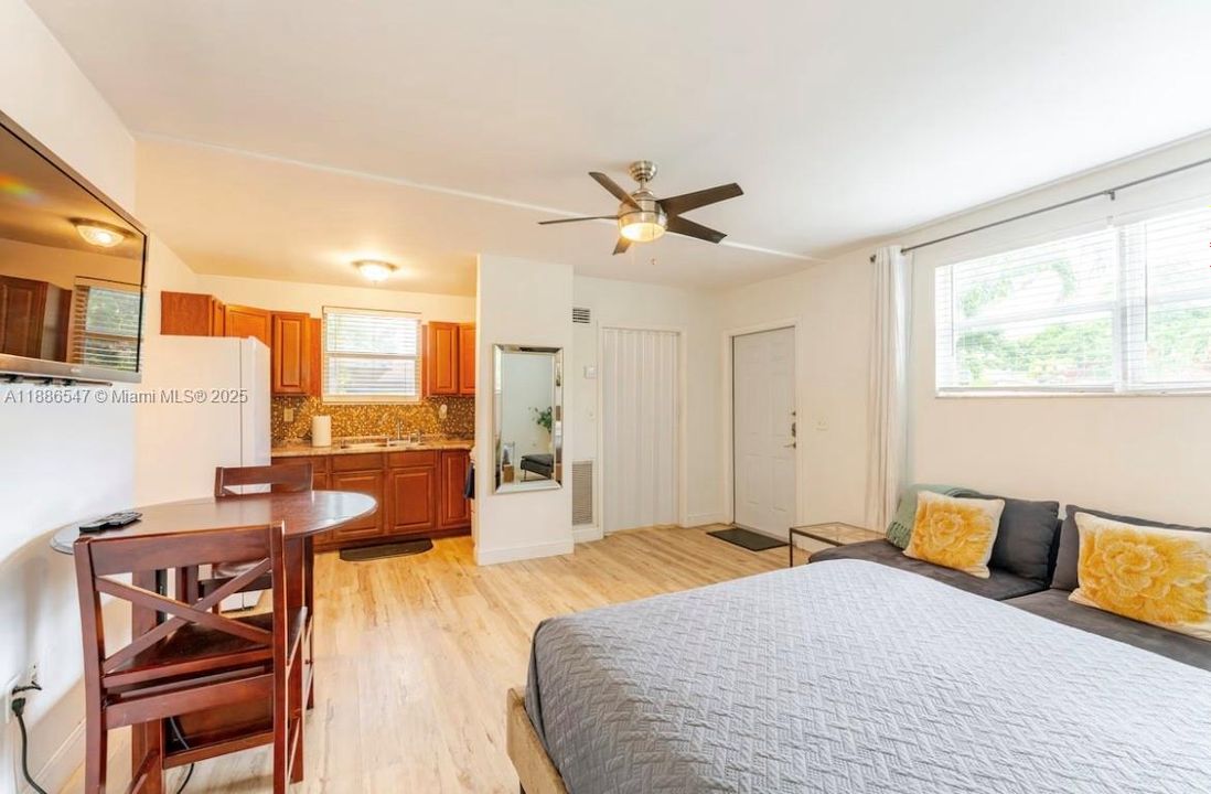 Недавно продано: $799,000 (4 спален, 3 ванн, 2011 Квадратных фут)