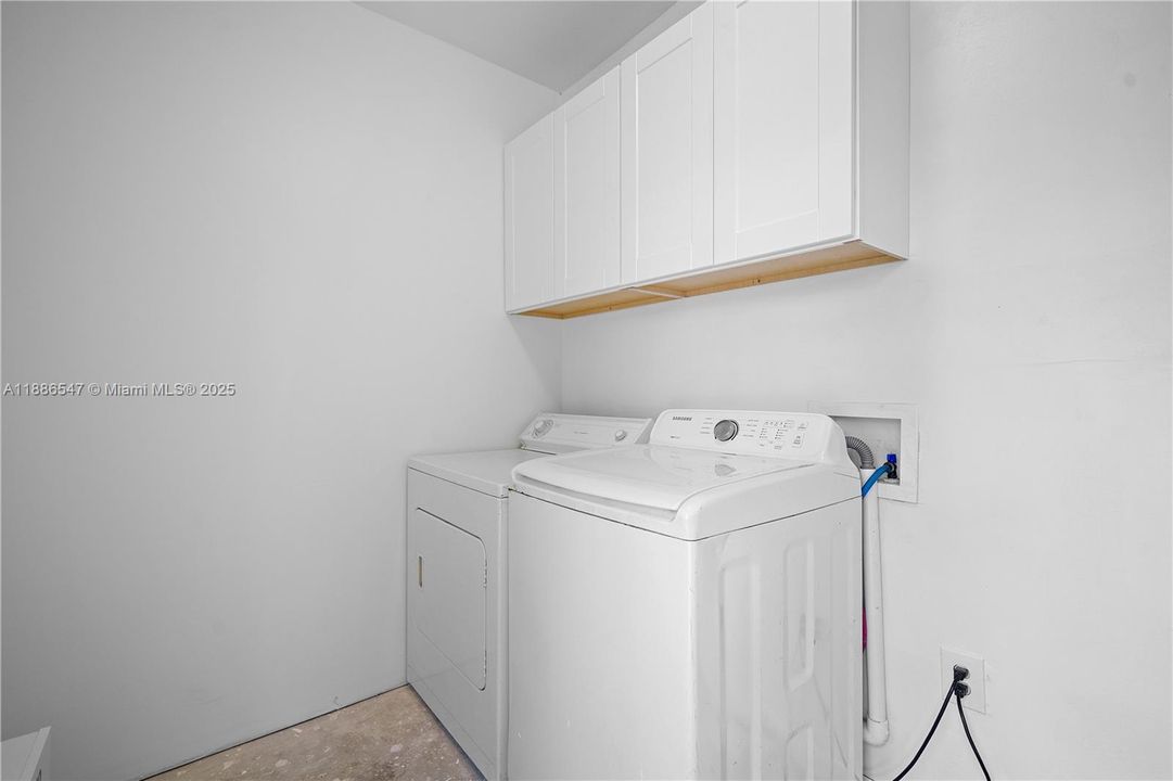 Недавно продано: $799,000 (4 спален, 3 ванн, 2011 Квадратных фут)