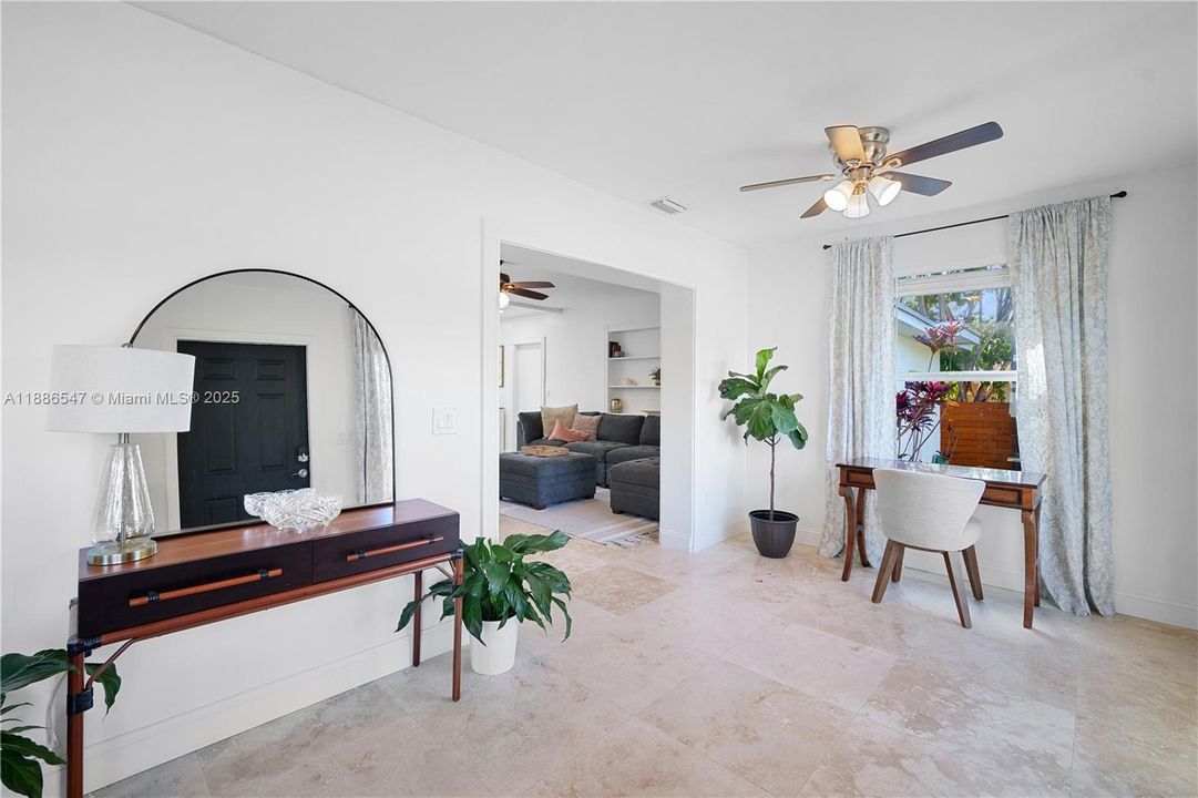 Недавно продано: $799,000 (4 спален, 3 ванн, 2011 Квадратных фут)