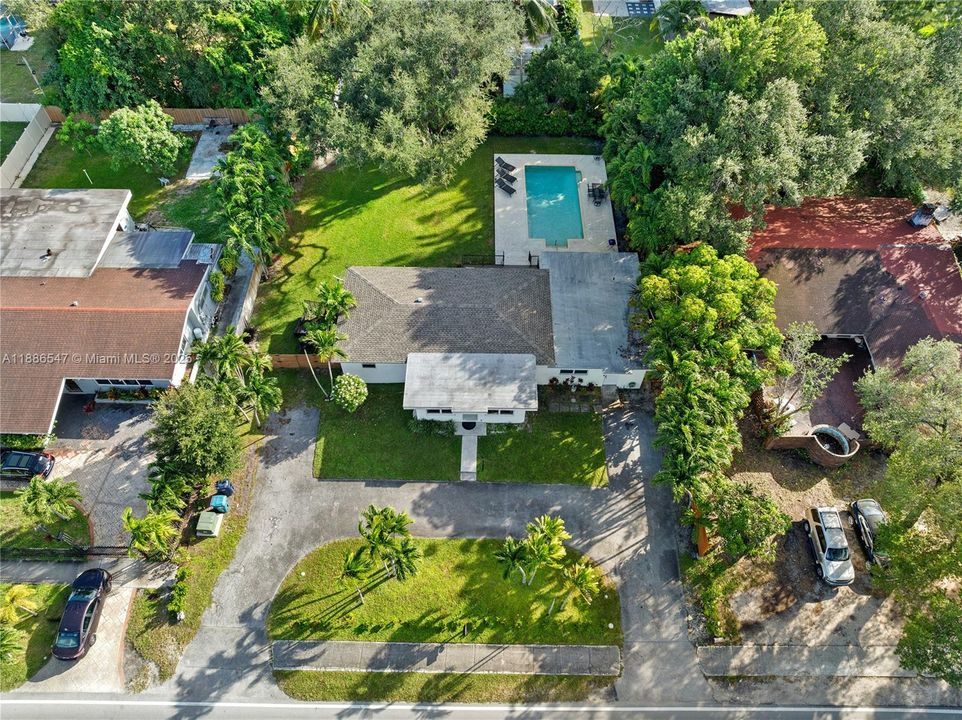 Недавно продано: $799,000 (4 спален, 3 ванн, 2011 Квадратных фут)