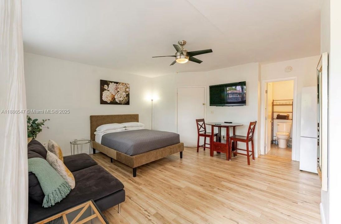 Недавно продано: $799,000 (4 спален, 3 ванн, 2011 Квадратных фут)