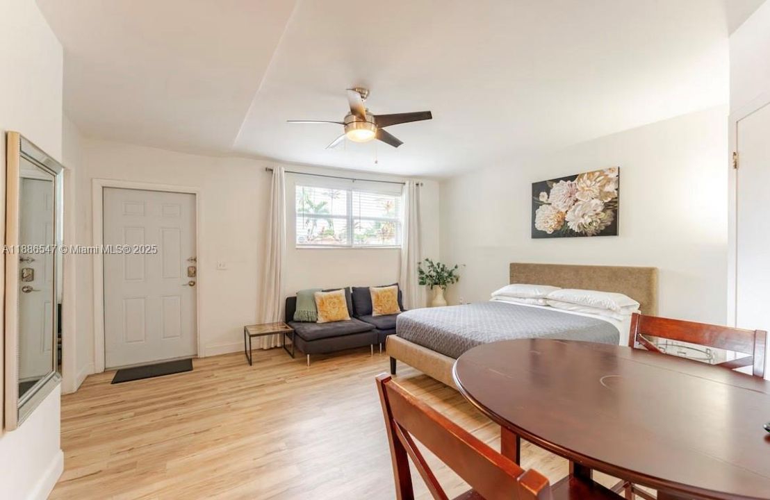 Недавно продано: $799,000 (4 спален, 3 ванн, 2011 Квадратных фут)