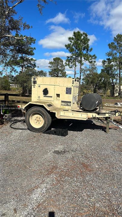 待售: $199,995 (4 贝兹, 2 浴室, 2100 平方英尺)