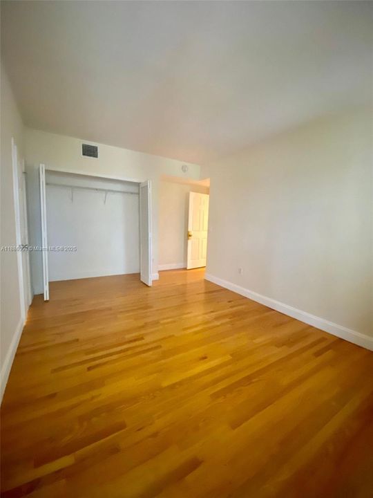 最近售出: $425,000 (2 贝兹, 2 浴室, 900 平方英尺)