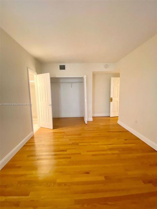 最近售出: $425,000 (2 贝兹, 2 浴室, 900 平方英尺)