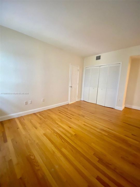 最近售出: $425,000 (2 贝兹, 2 浴室, 900 平方英尺)