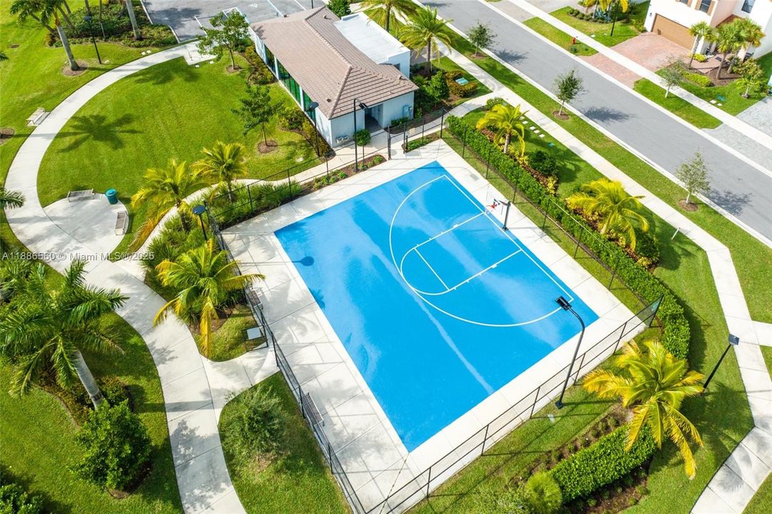 На продажу: $649,900 (3 спален, 3 ванн, 2464 Квадратных фут)