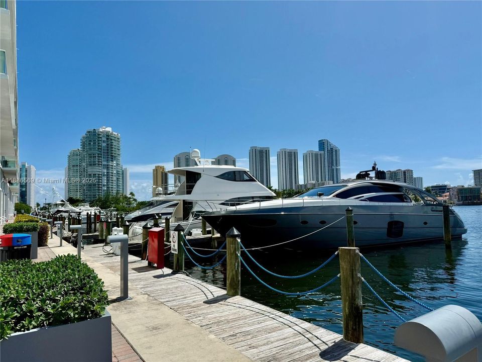 For Sale: $1,150,000 (2 beds, 3 baths, 1753 Square Feet)