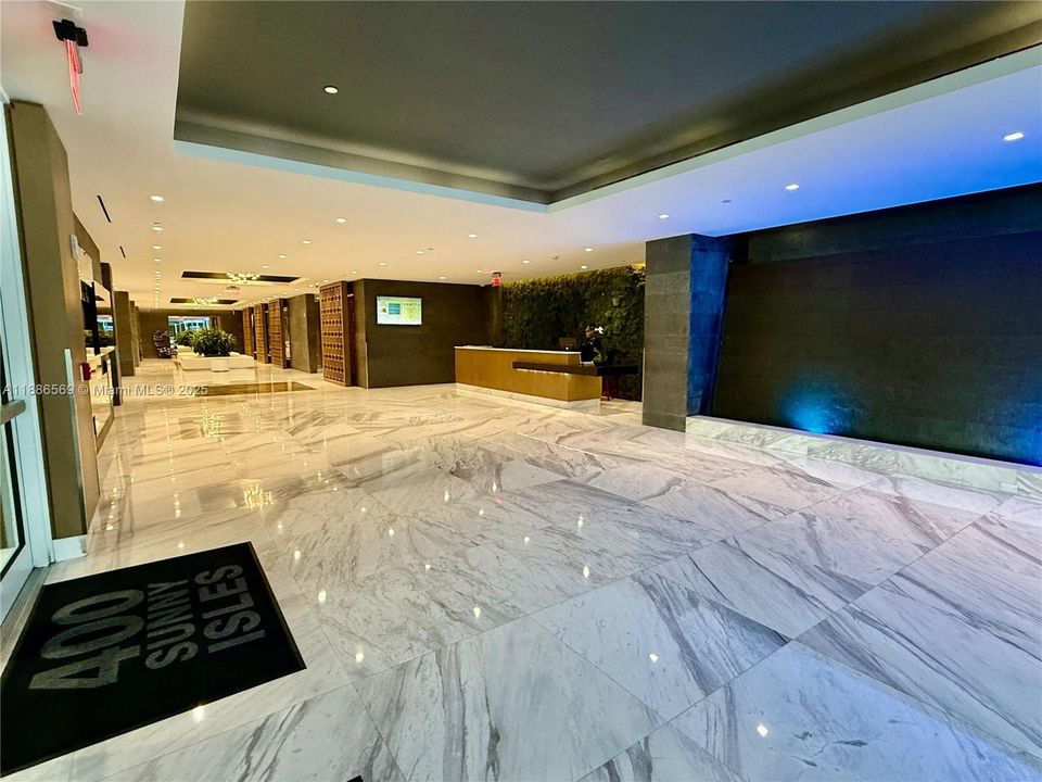 For Sale: $1,150,000 (2 beds, 3 baths, 1753 Square Feet)