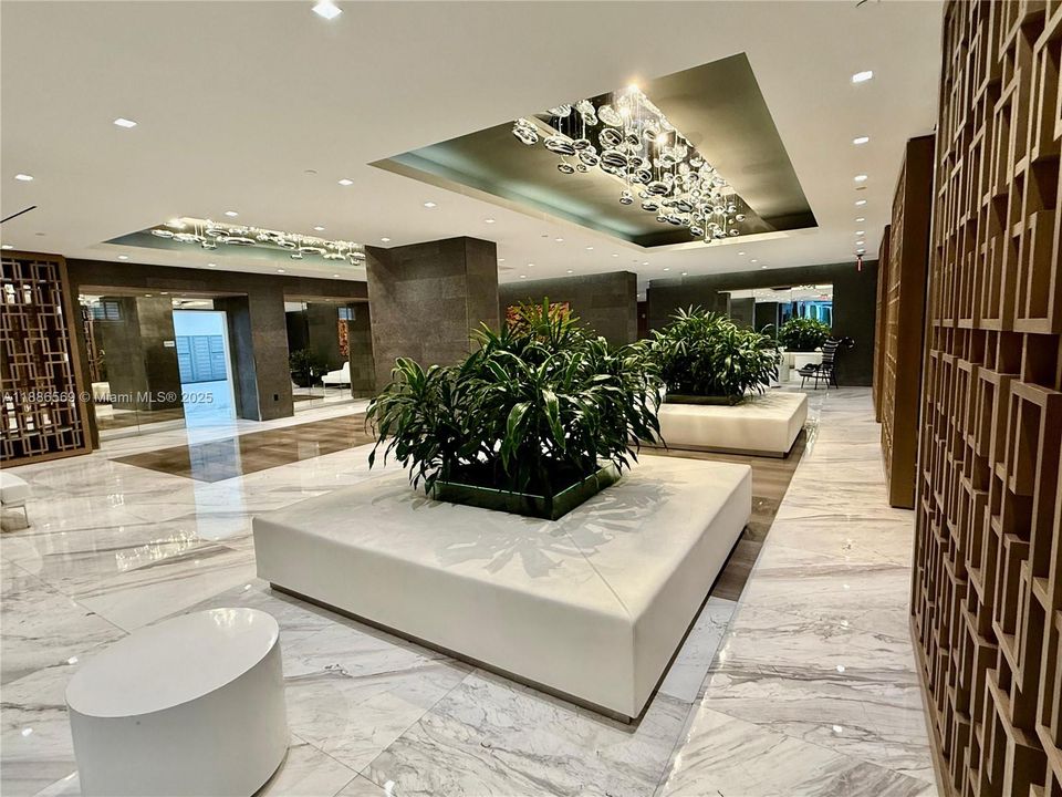 For Sale: $1,150,000 (2 beds, 3 baths, 1753 Square Feet)