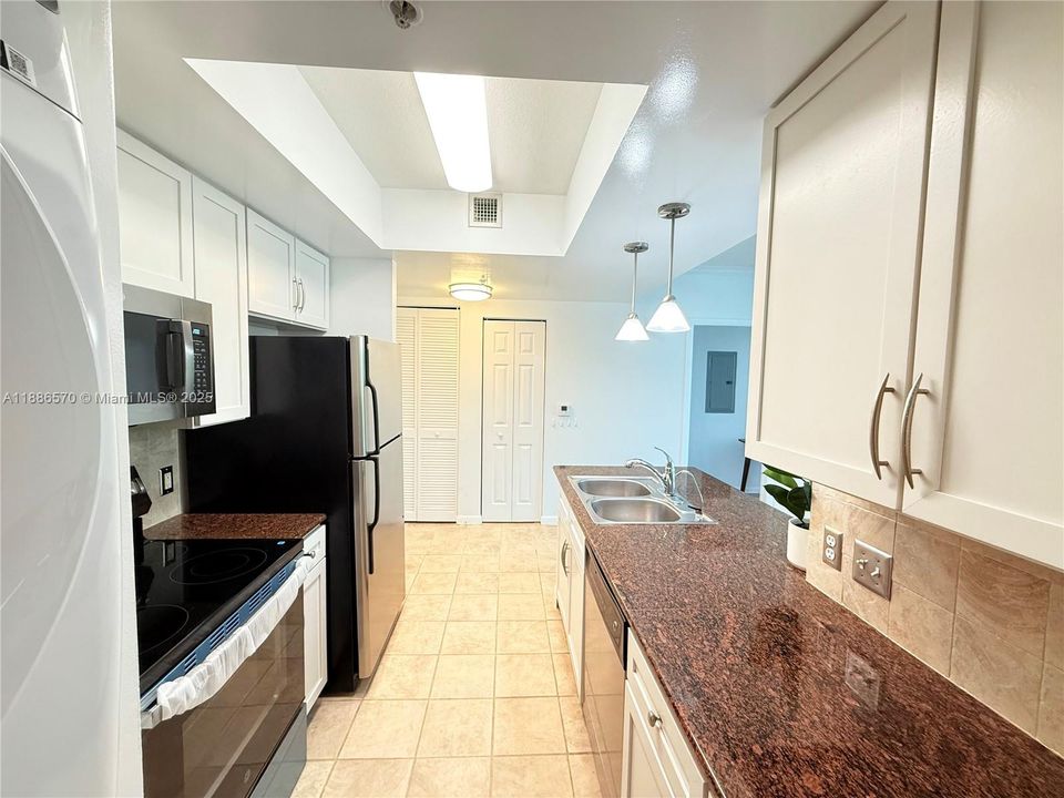 En Venta: $359,500 (1 camas, 1 baños, 760 Pies cuadrados)