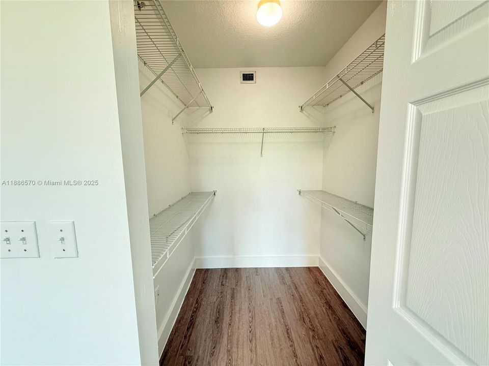 En Venta: $359,500 (1 camas, 1 baños, 760 Pies cuadrados)