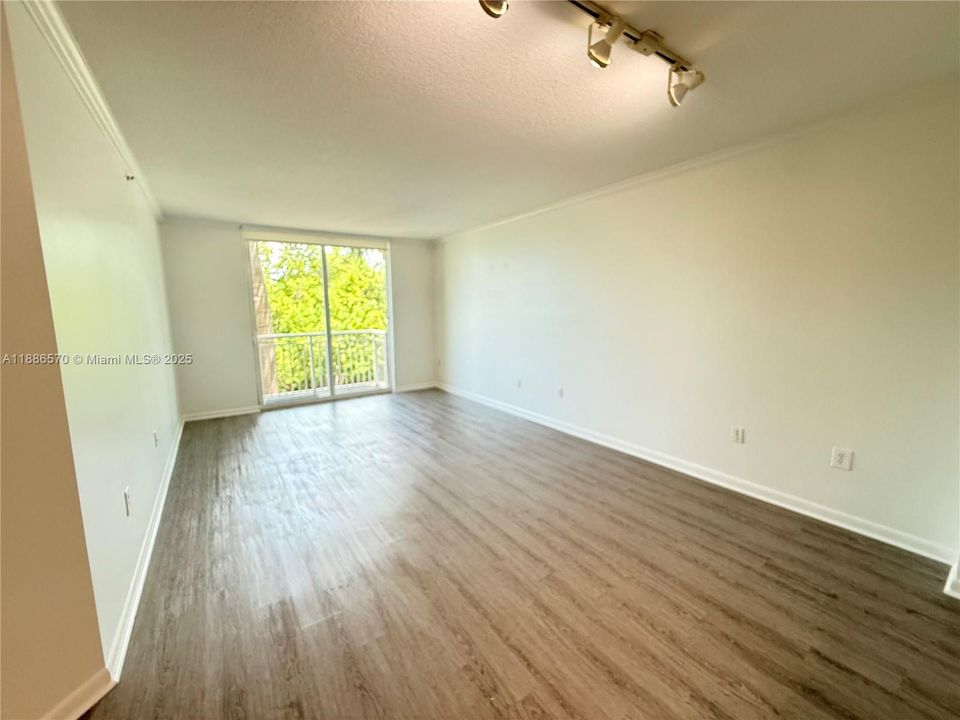 En Venta: $359,500 (1 camas, 1 baños, 760 Pies cuadrados)