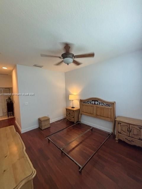 Activo con contrato: $348,000 (2 camas, 2 baños, 1130 Pies cuadrados)