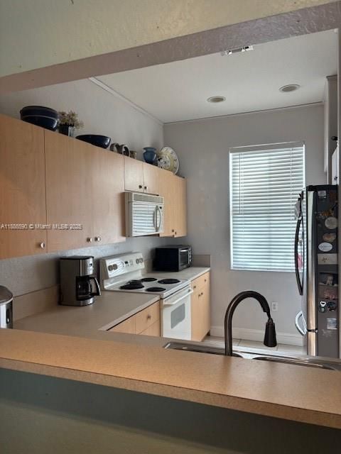 Activo con contrato: $348,000 (2 camas, 2 baños, 1130 Pies cuadrados)