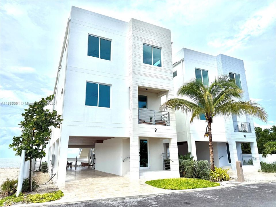 For Sale: $3,475,000 (5 beds, 5 baths, 4091 Square Feet)