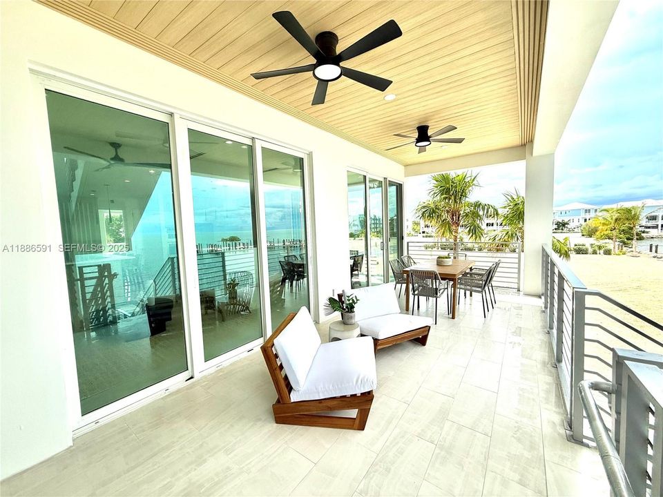 For Sale: $3,475,000 (5 beds, 5 baths, 4091 Square Feet)