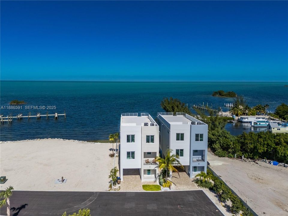 For Sale: $3,475,000 (5 beds, 5 baths, 4091 Square Feet)