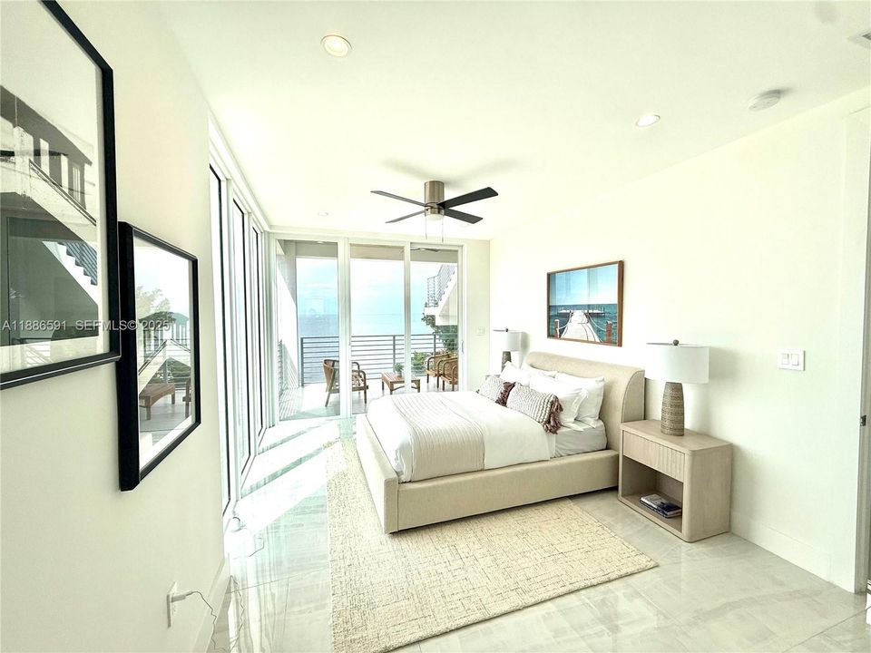 For Sale: $3,475,000 (5 beds, 5 baths, 4091 Square Feet)