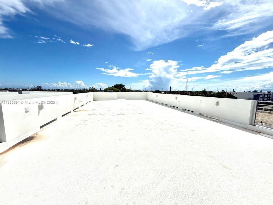 For Sale: $3,475,000 (5 beds, 5 baths, 4091 Square Feet)