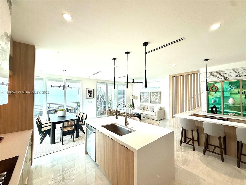 For Sale: $3,475,000 (5 beds, 5 baths, 4091 Square Feet)