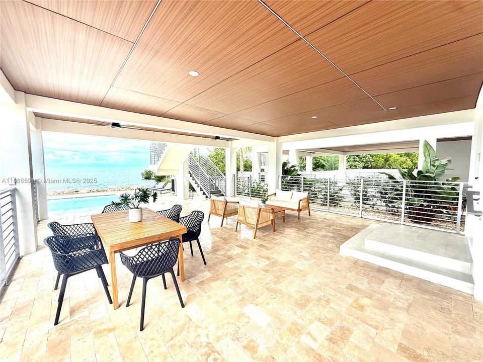 For Sale: $3,475,000 (5 beds, 5 baths, 4091 Square Feet)