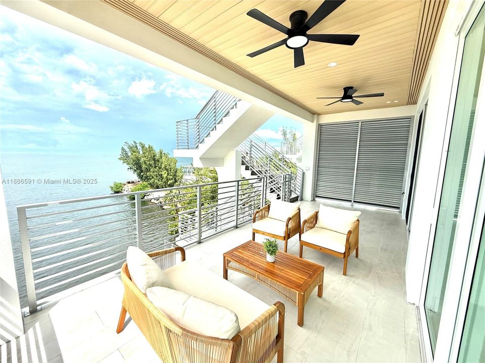 For Sale: $3,475,000 (5 beds, 5 baths, 4091 Square Feet)