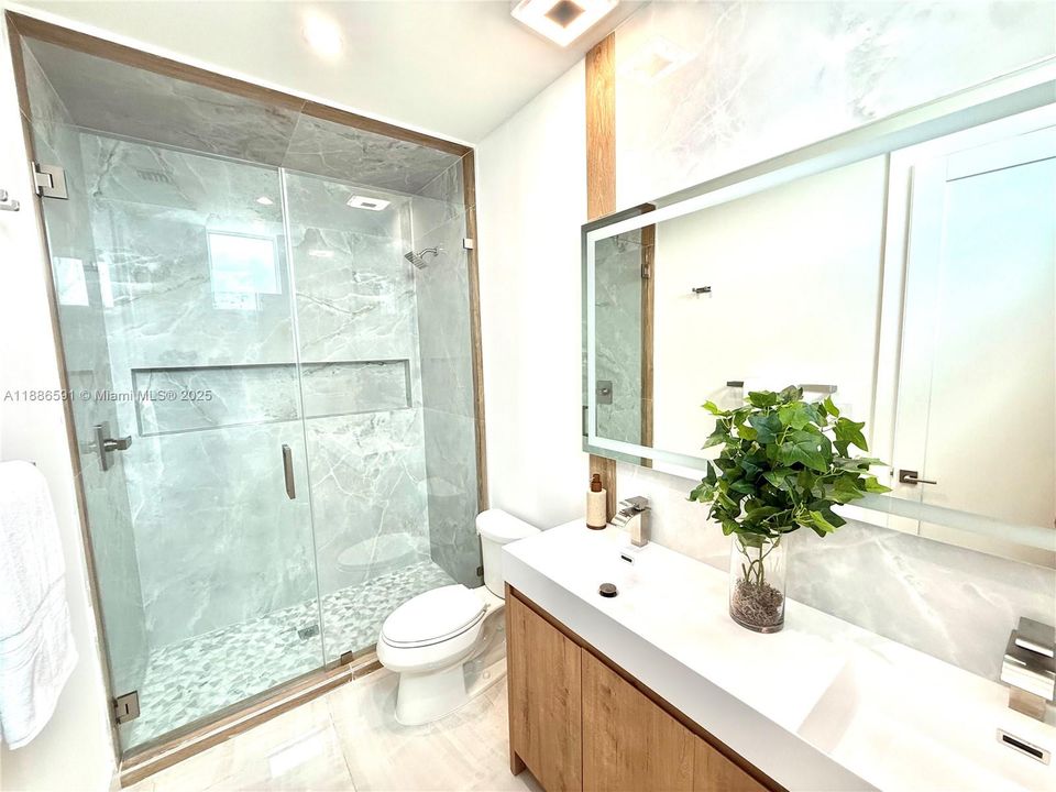 For Sale: $3,475,000 (5 beds, 5 baths, 4091 Square Feet)