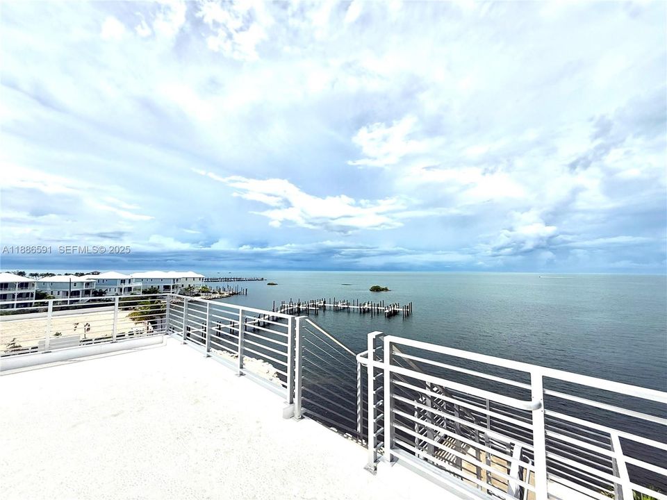 For Sale: $3,475,000 (5 beds, 5 baths, 4091 Square Feet)