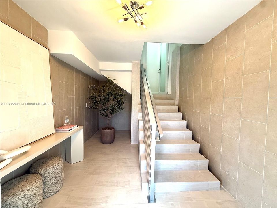 For Sale: $3,475,000 (5 beds, 5 baths, 4091 Square Feet)