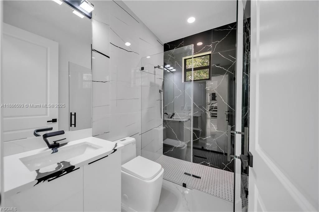 For Sale: $349,900 (3 beds, 2 baths, 1536 Square Feet)