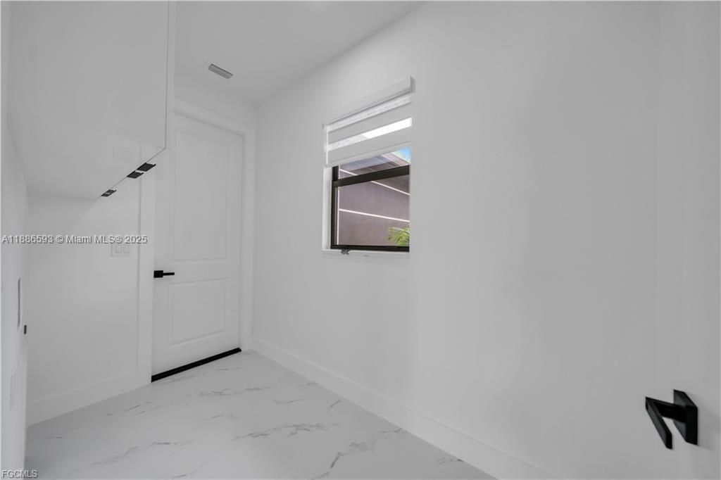 For Sale: $349,900 (3 beds, 2 baths, 1536 Square Feet)